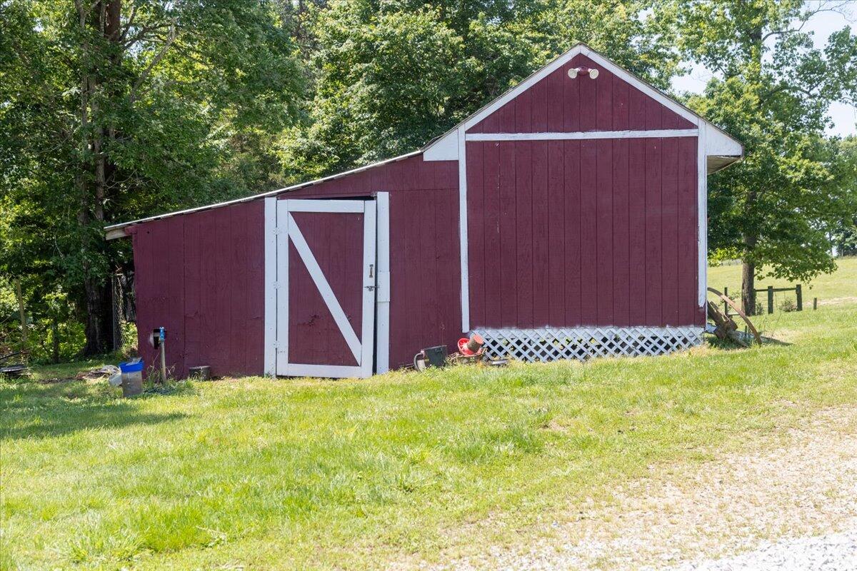 560 Tomahawk Mill Rd, Chatham, Virginia image 34