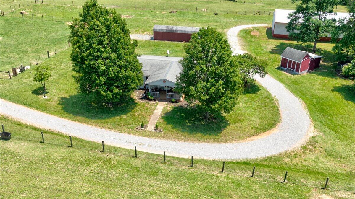 560 Tomahawk Mill Rd, Chatham, Virginia image 3