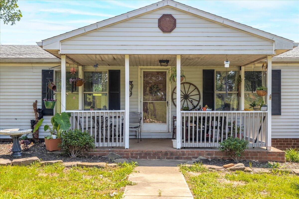 560 Tomahawk Mill Rd, Chatham, Virginia image 4