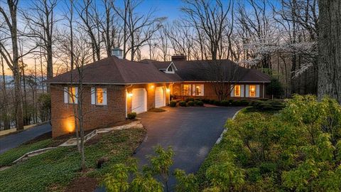 Photo of 6780 Hidden Woods DR, Roanoke, VA 24018 (MLS # 926022)