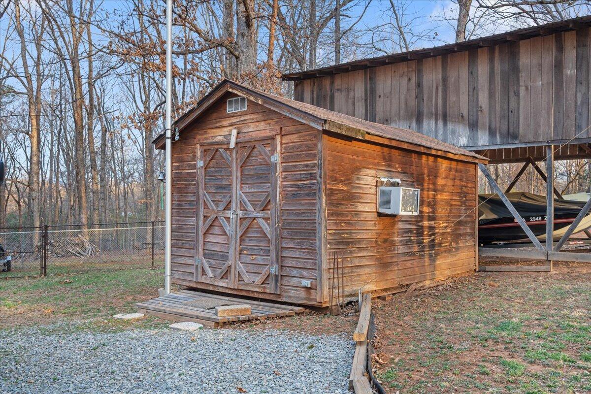 305 Snug Harbor Trl, Moneta, Virginia image 36