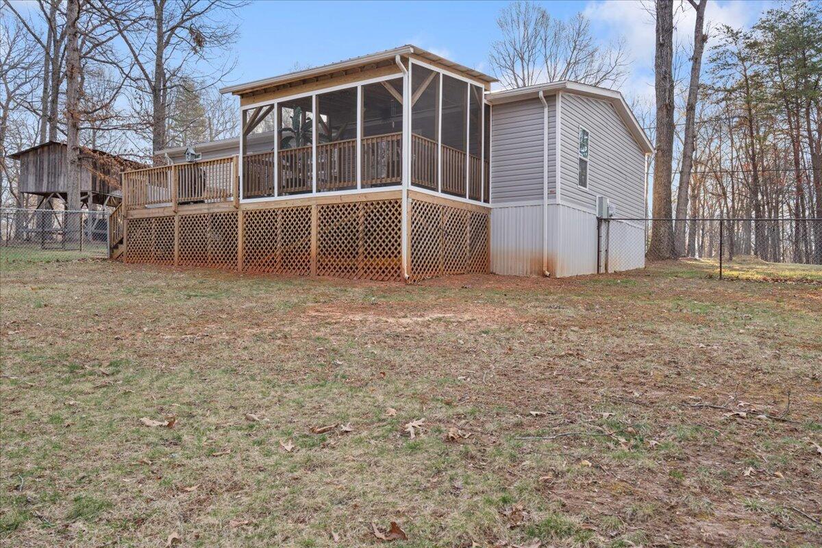 305 Snug Harbor Trl, Moneta, Virginia image 33