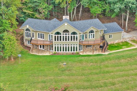 Homes For Sale - 40 Woods Landing Ln<br/> Franklin County, Callaway, VA 24067