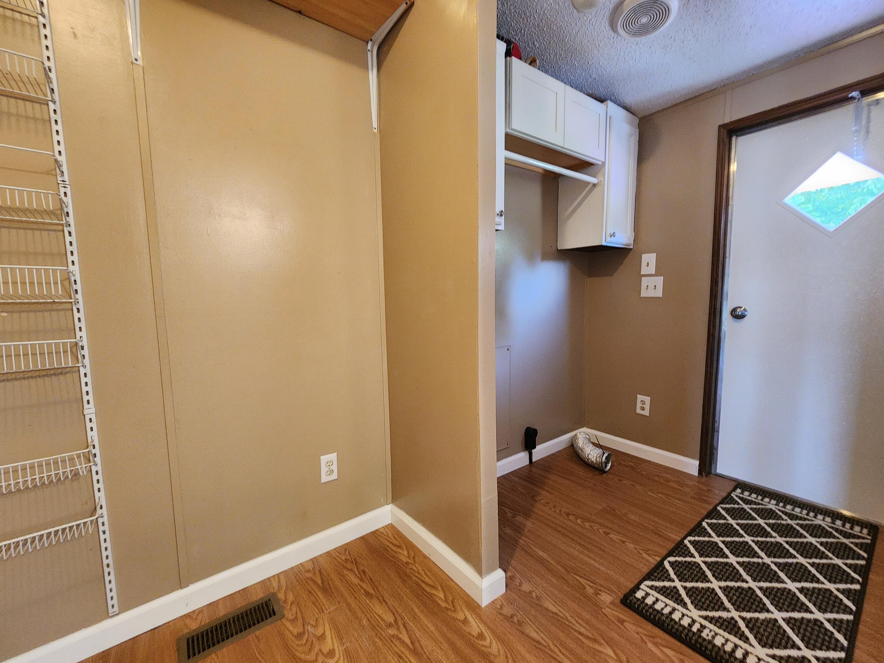 Bassett, Virginia 24055, United States, 3 Bedrooms Bedrooms, ,2 BathroomsBathrooms,Residential,Pending,52077