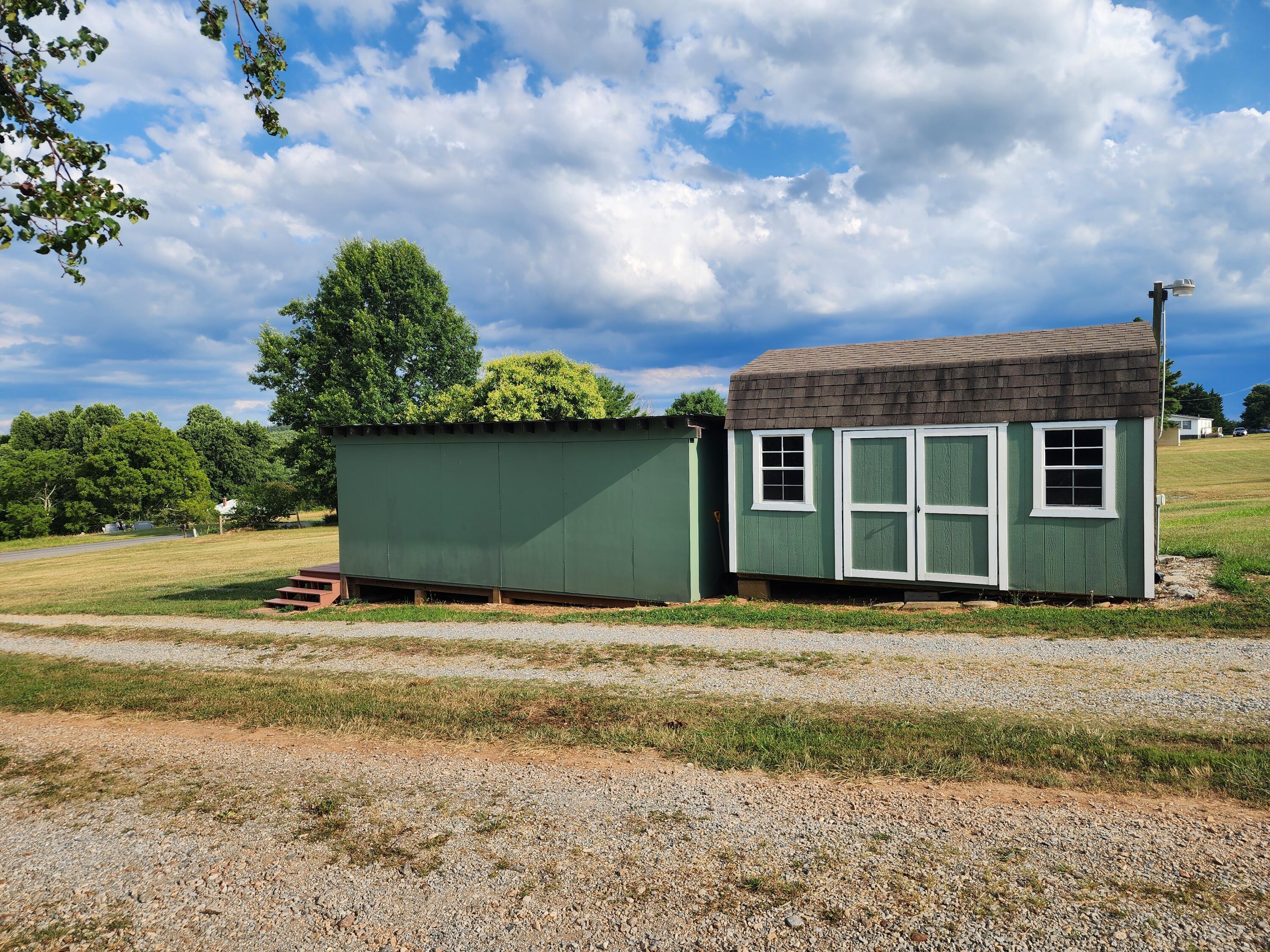 Bassett, Virginia 24055, United States, 3 Bedrooms Bedrooms, ,2 BathroomsBathrooms,Residential,Pending,52077