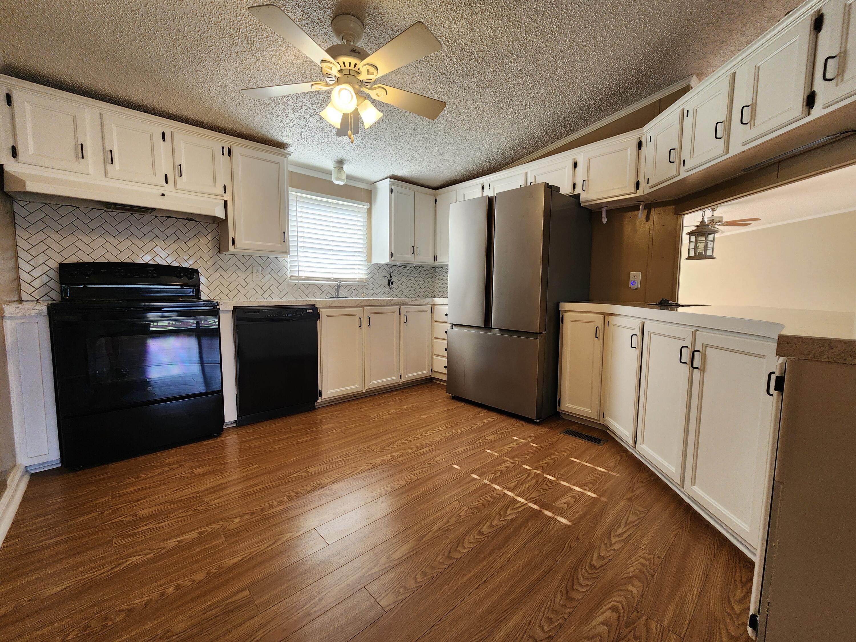 Bassett, Virginia 24055, United States, 3 Bedrooms Bedrooms, ,2 BathroomsBathrooms,Residential,Pending,52077