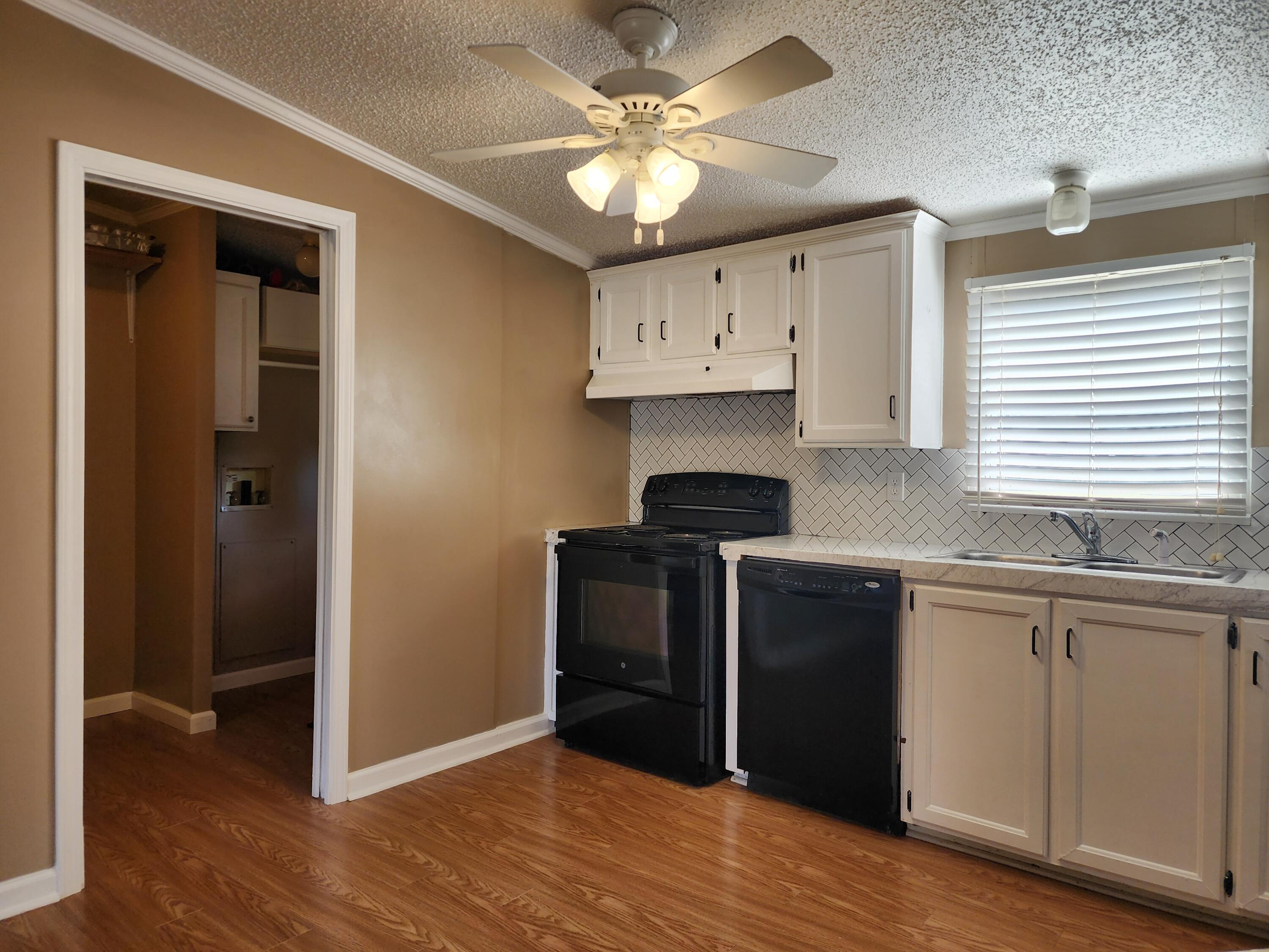 Bassett, Virginia 24055, United States, 3 Bedrooms Bedrooms, ,2 BathroomsBathrooms,Residential,Pending,52077