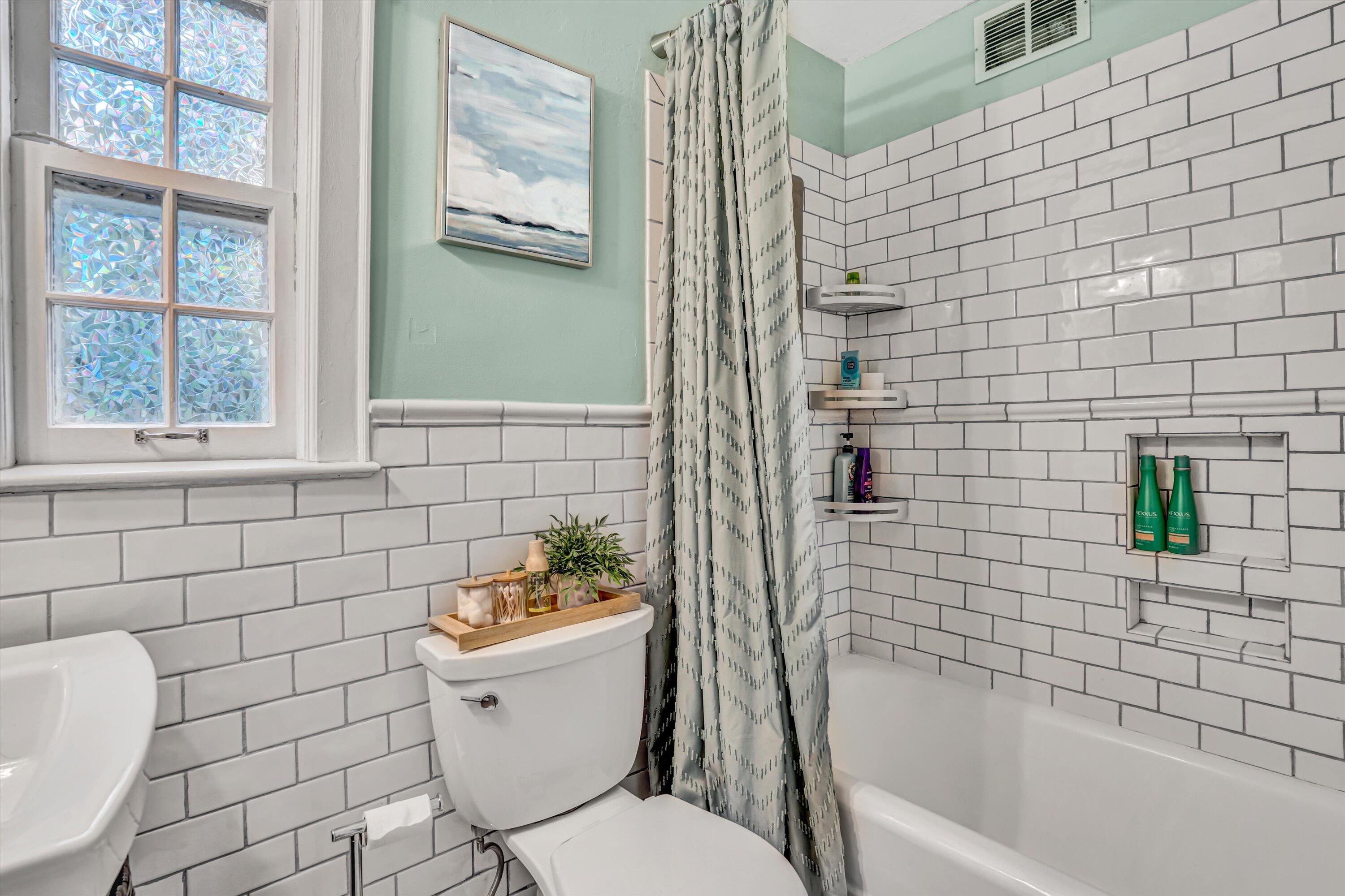 2408 Avenham Ave, Roanoke, Virginia image 22