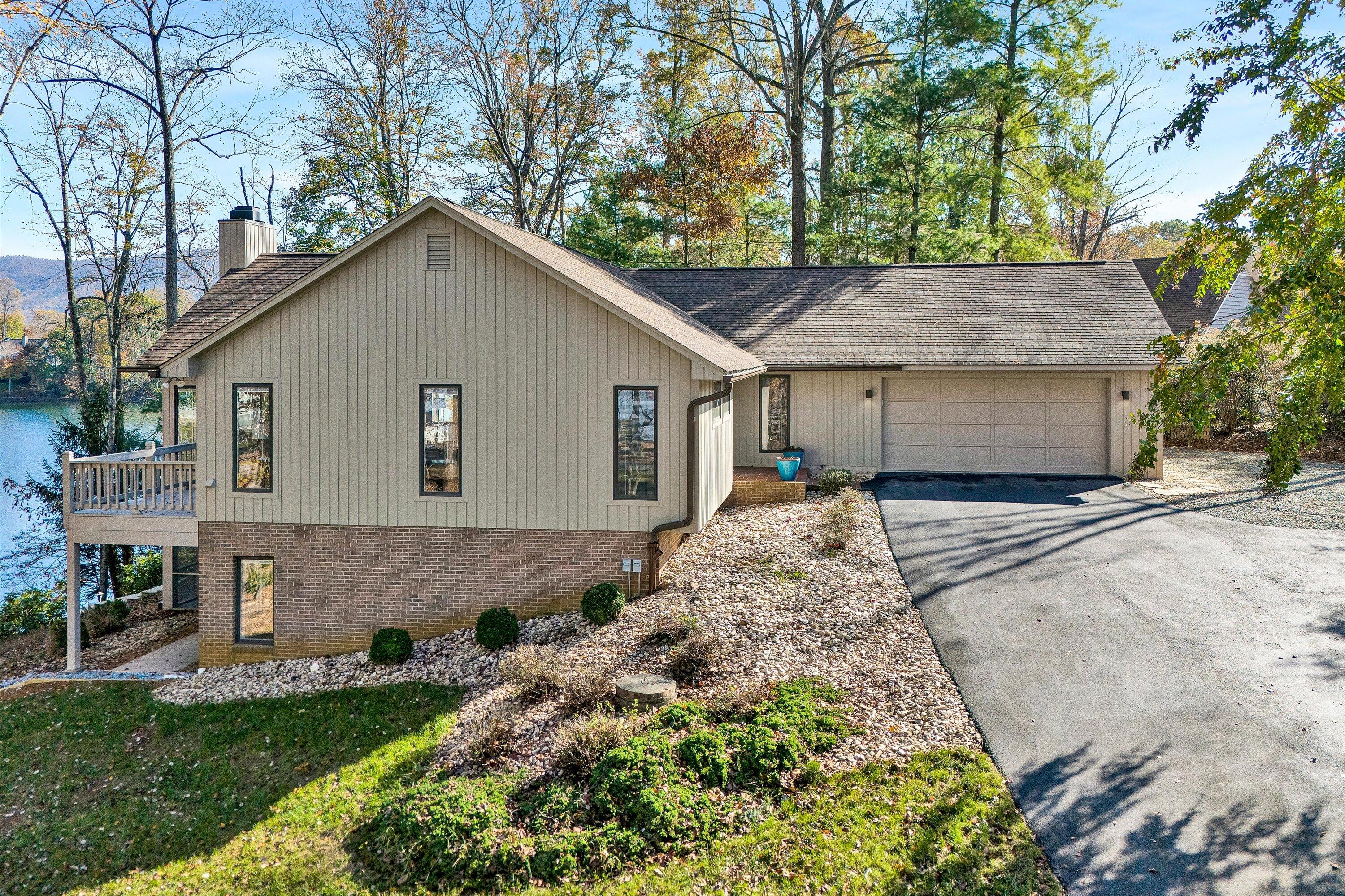 380 Silver Tee Dr, Penhook, Virginia image 3