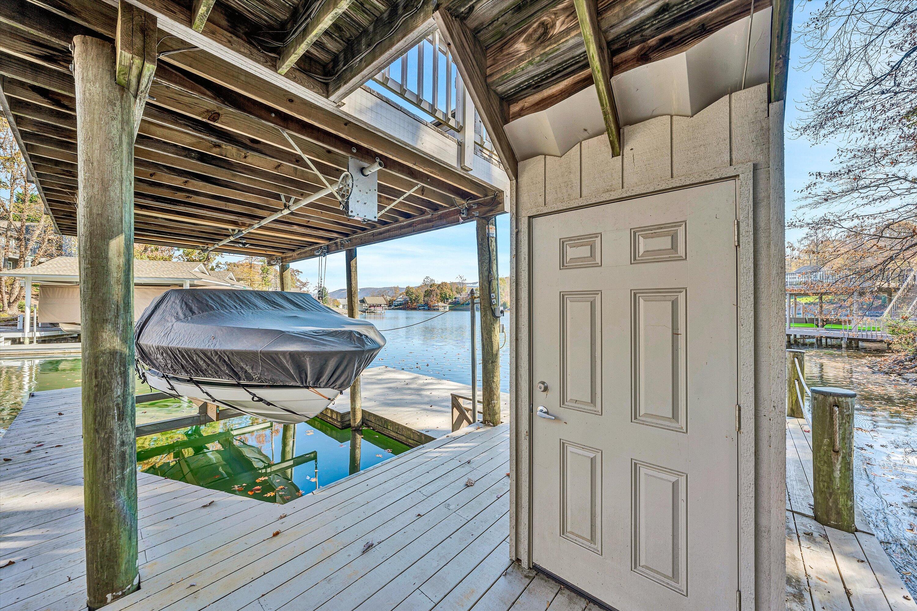 Penhook, Virginia 24137, United States, 4 Bedrooms Bedrooms, ,3 BathroomsBathrooms,Residential,Active,33664