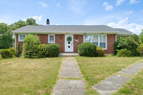 Homes For Sale - 3707 Colonial Ave<br/> Roanoke County, Roanoke, VA 24018