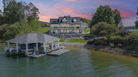 Homes For Sale - 176 Three Point Isle Dr<br/> Penhook, VA 24137