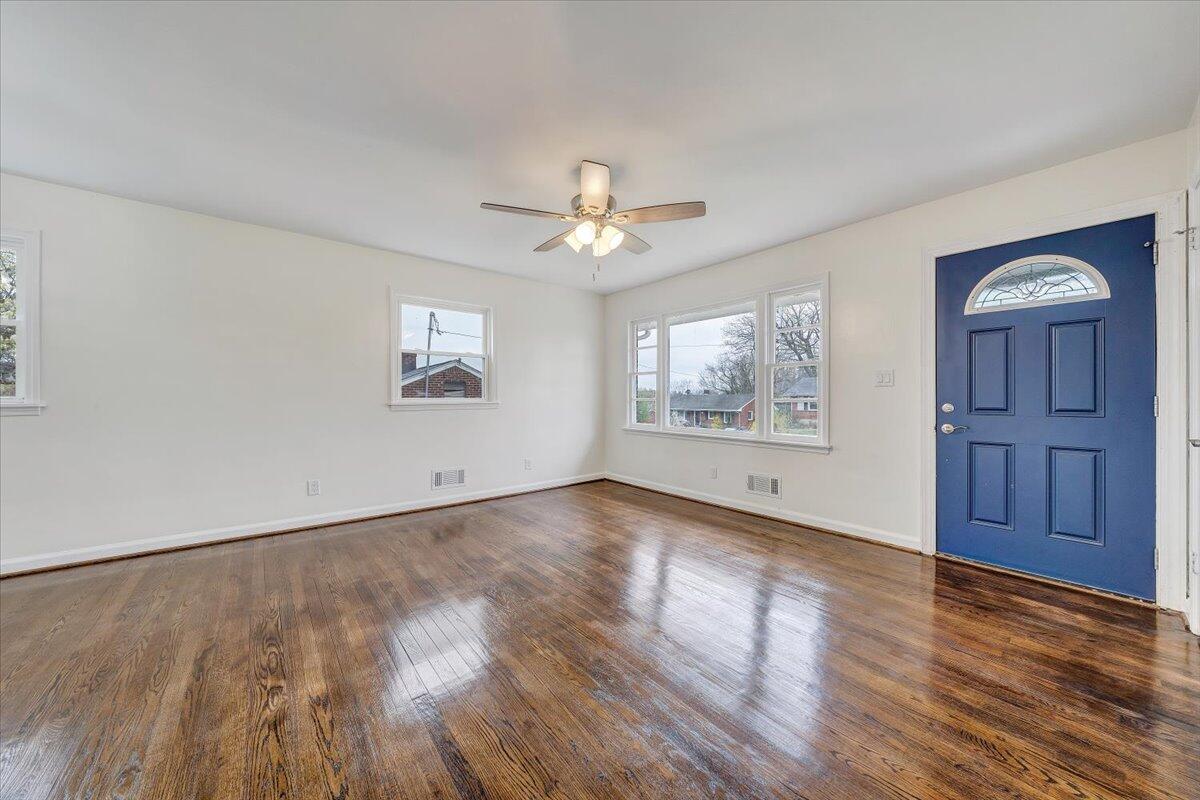 302 Deaner Dr, Roanoke, Virginia image 7