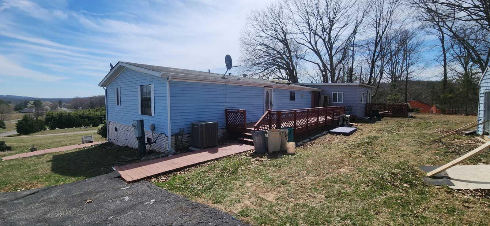 402 Mountain Meadow Dr, Vinton, Virginia image 4