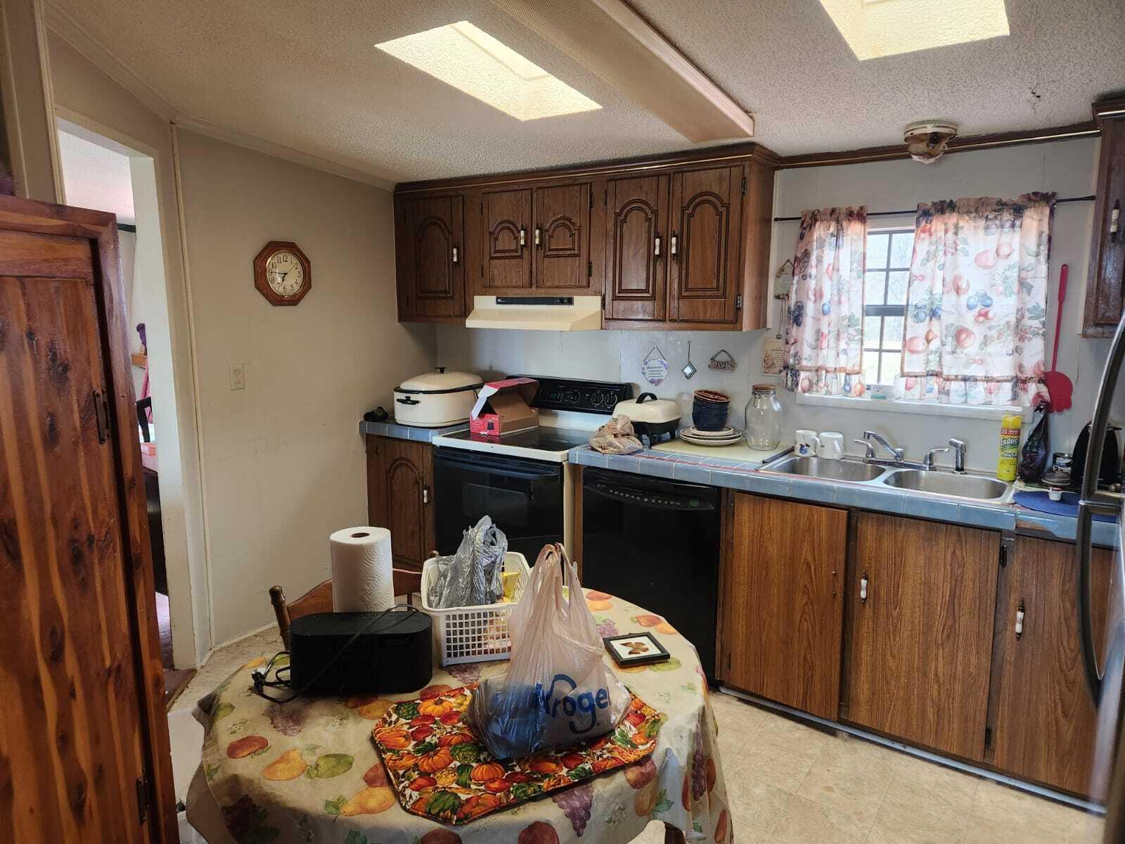 402 Mountain Meadow Dr, Vinton, Virginia image 9