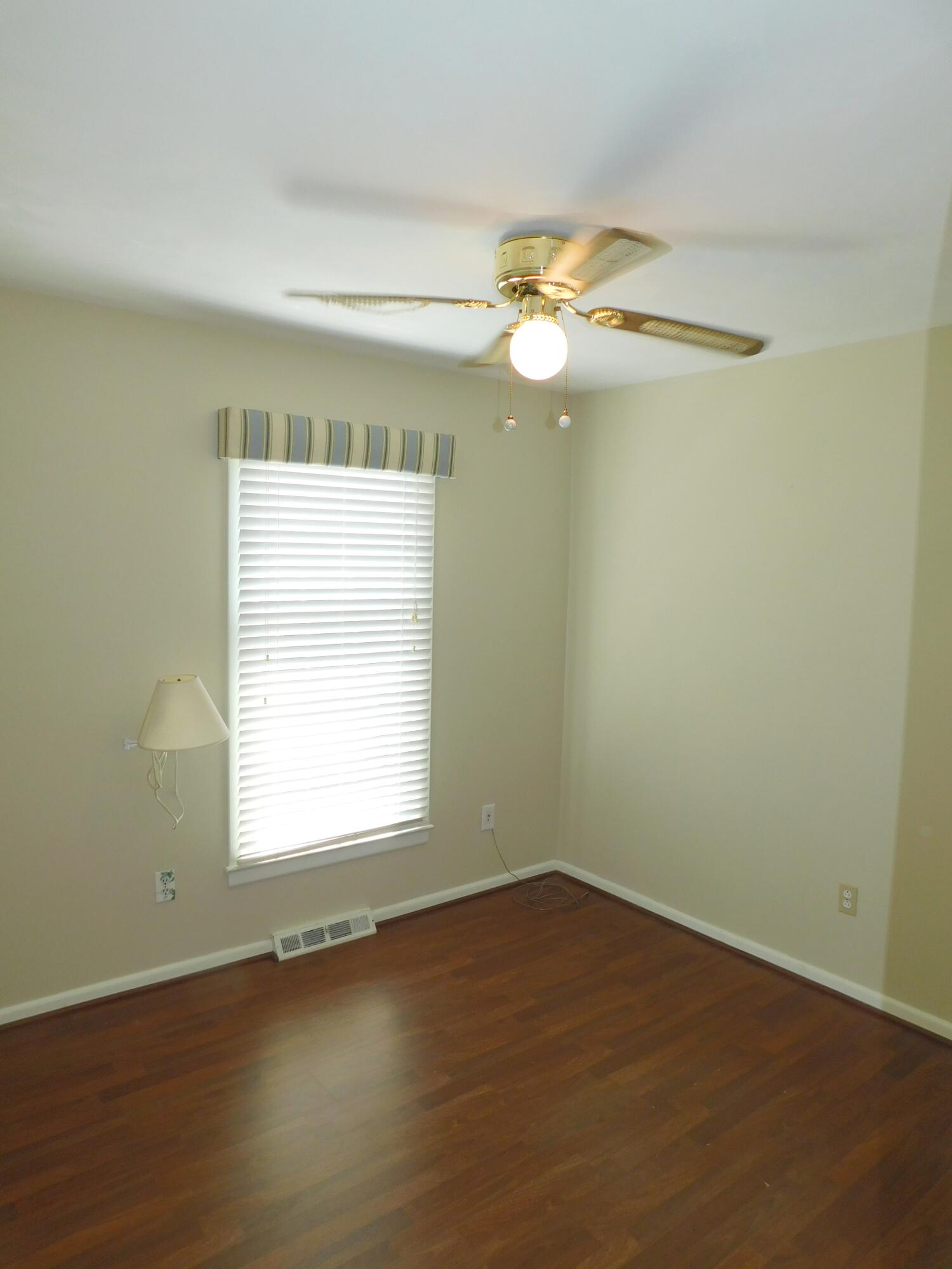 Roanoke, Virginia 24018, United States, 3 Bedrooms Bedrooms, ,2 BathroomsBathrooms,Residential,Pending,159028