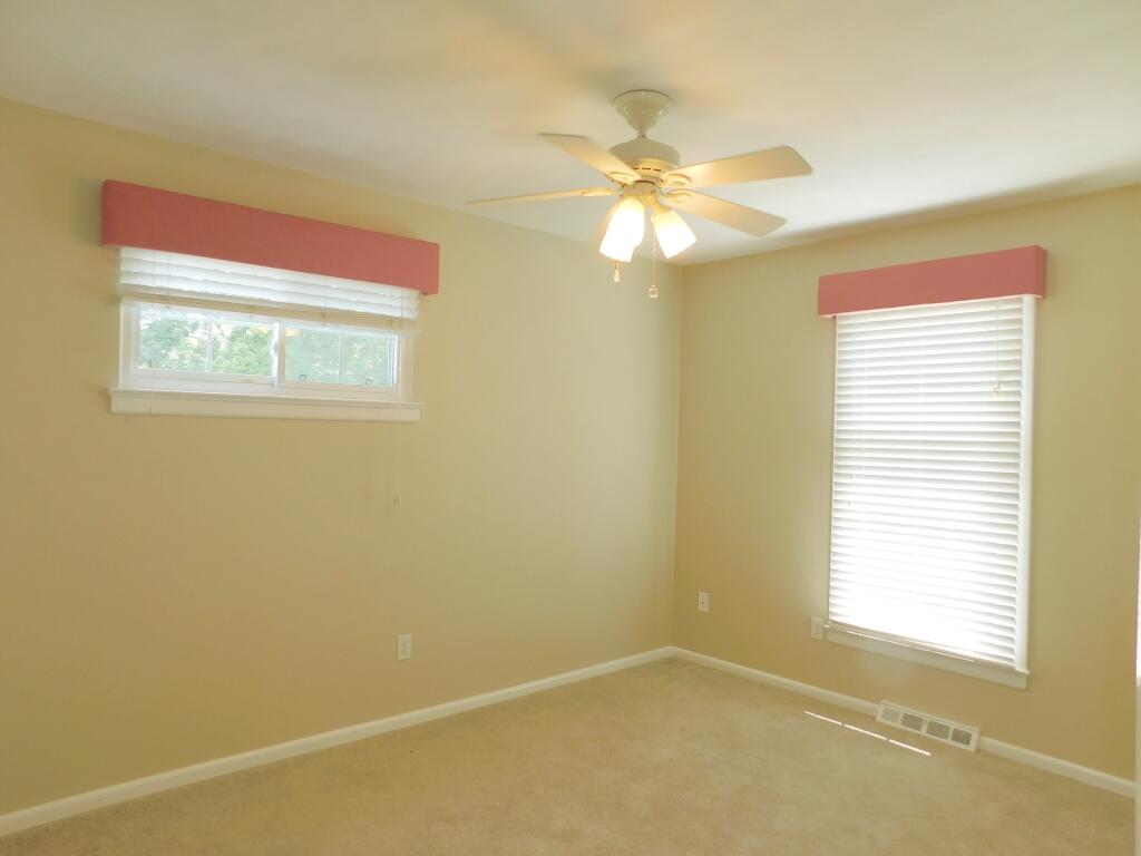 Roanoke, Virginia 24018, United States, 3 Bedrooms Bedrooms, ,2 BathroomsBathrooms,Residential,Pending,159028