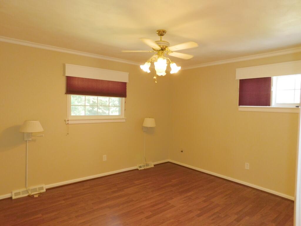 Roanoke, Virginia 24018, United States, 3 Bedrooms Bedrooms, ,2 BathroomsBathrooms,Residential,Pending,159028