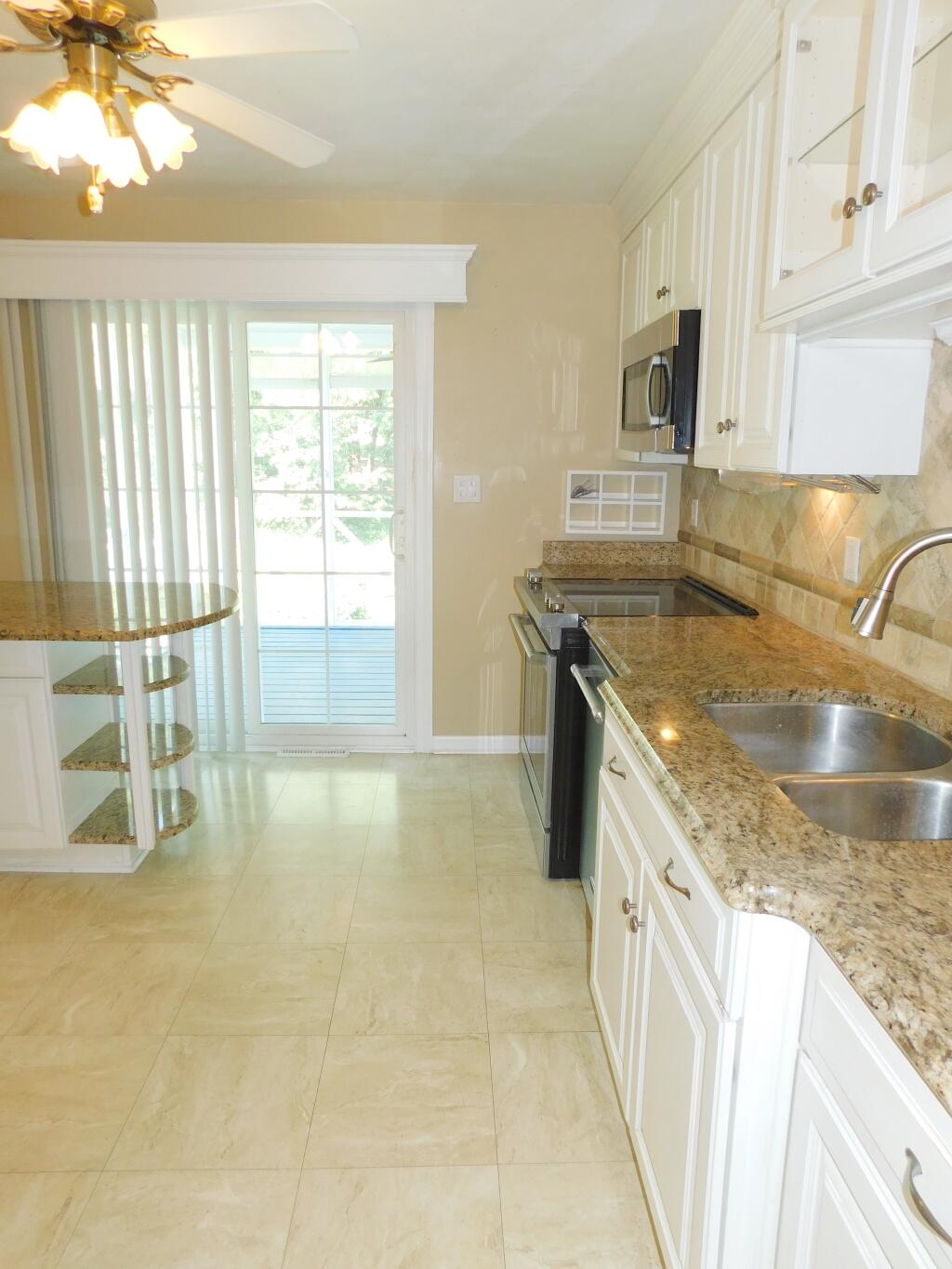 Roanoke, Virginia 24018, United States, 3 Bedrooms Bedrooms, ,2 BathroomsBathrooms,Residential,Pending,159028