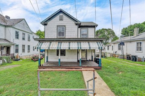 Homes For Sale - 1421 Campbell Ave<br/> Lynchburg, VA 24501