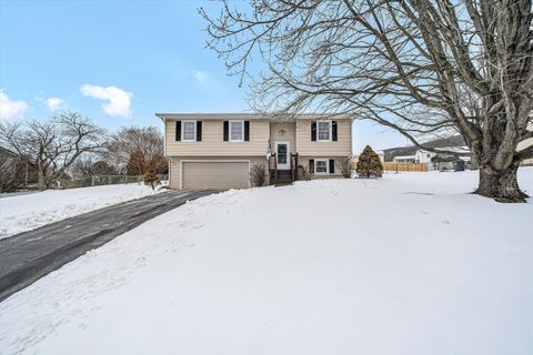 Photo of 30 Vela CIR, Roanoke, VA 24019 (MLS # 924368)