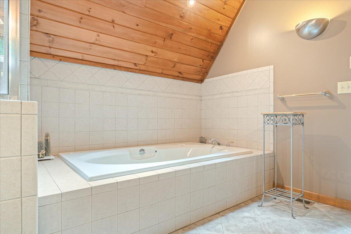 7126 Pine Needle Dr, Boones Mill, Virginia image 34