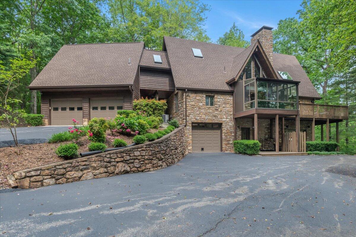 7126 Pine Needle Dr, Boones Mill, Virginia image 4