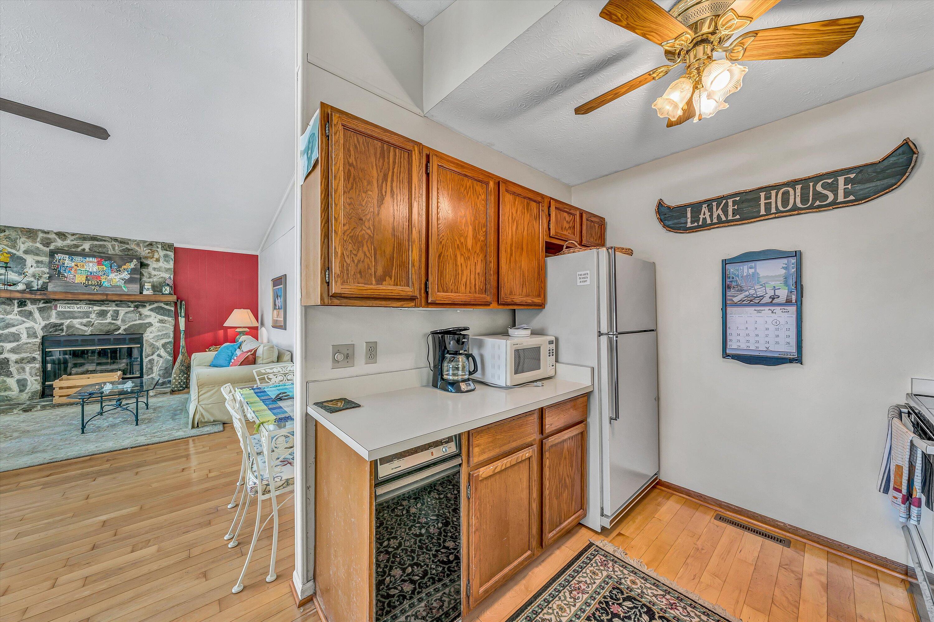 75 Nuthatch Cir, Moneta, Virginia image 11