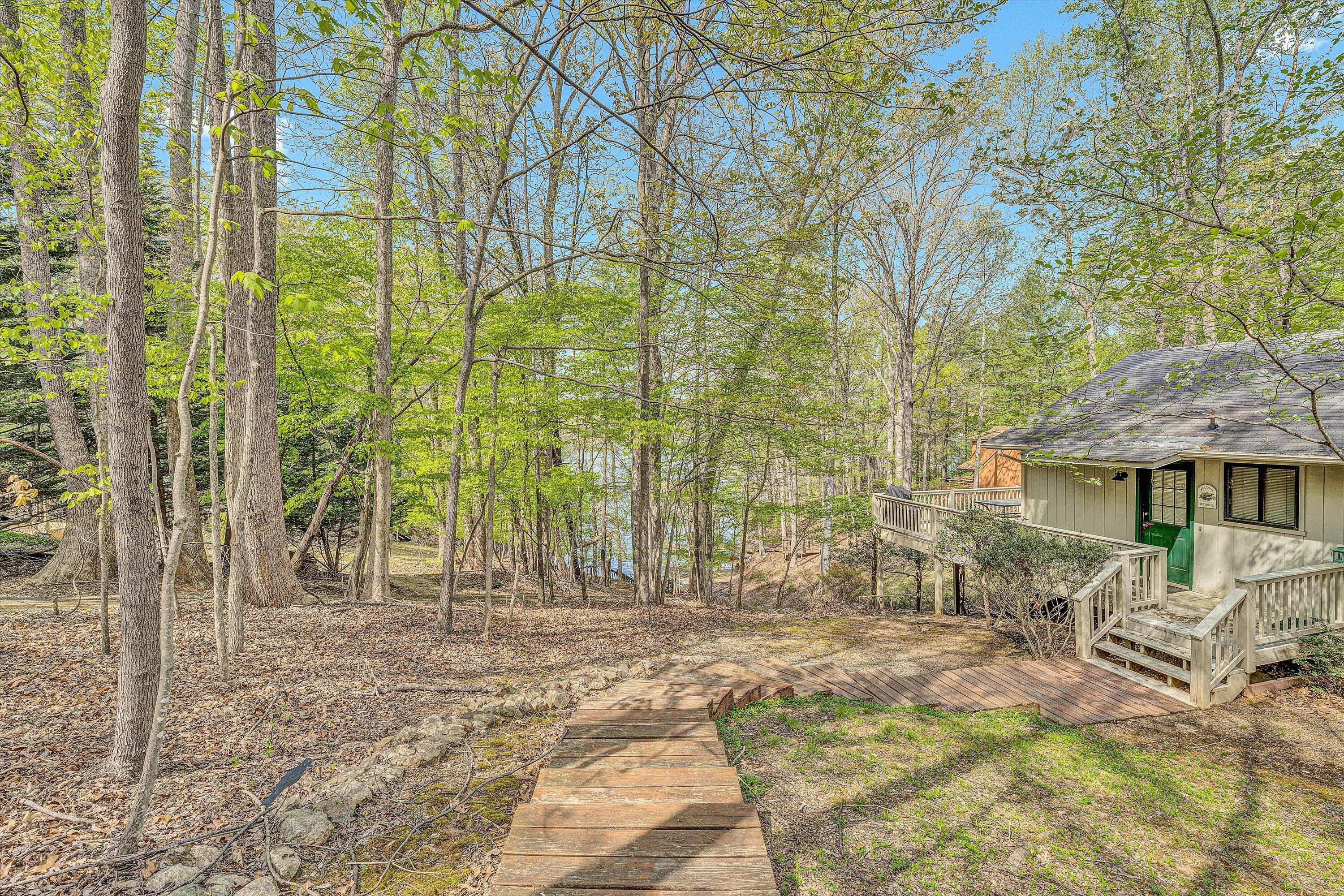 75 Nuthatch Cir, Moneta, Virginia image 4
