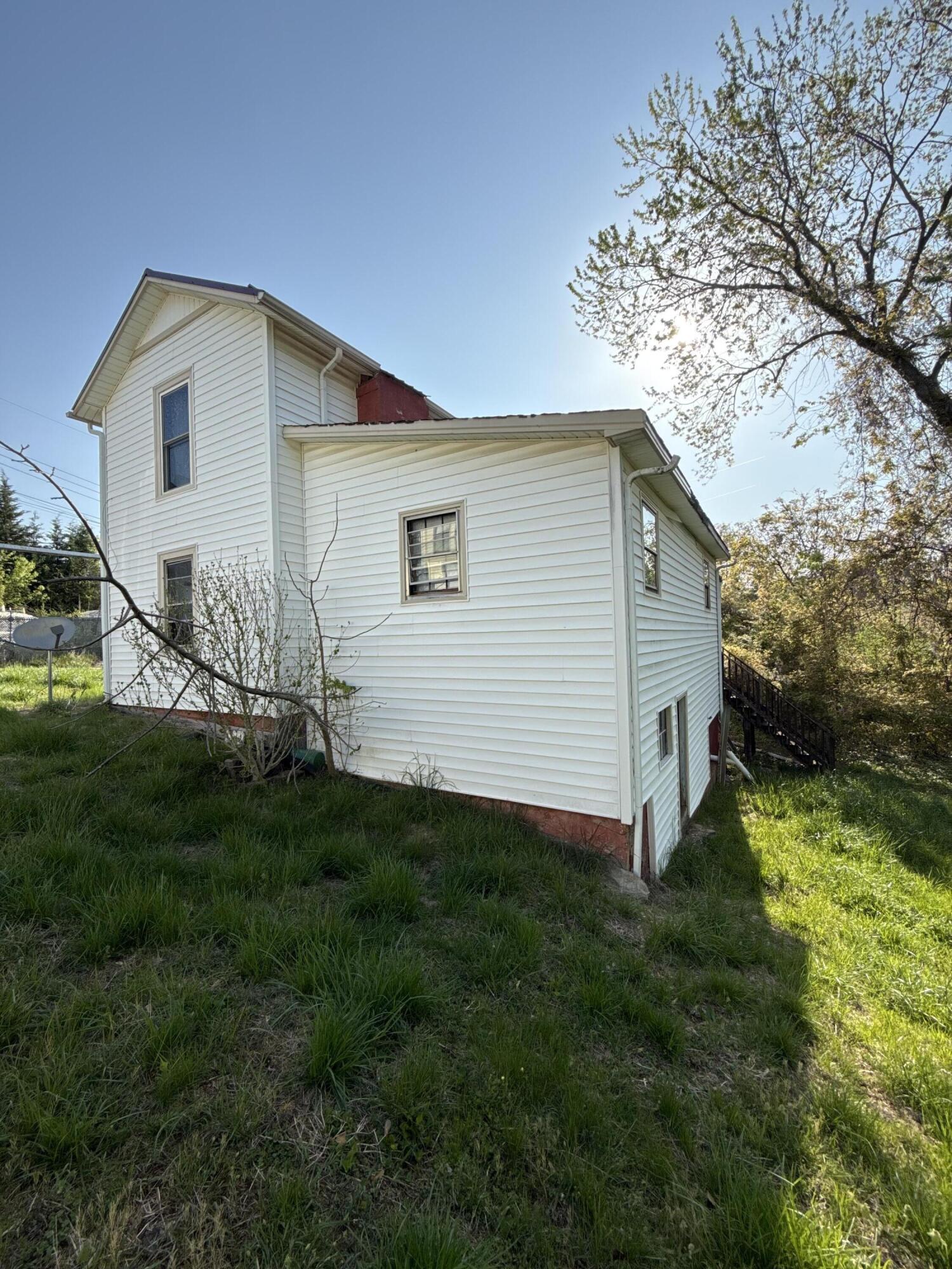 10 Aaron St, Martinsville, Virginia image 3