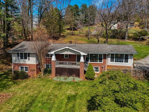 Homes For Sale - 6141 Poage Valley Rd<br/> Roanoke County, Roanoke, VA 24018