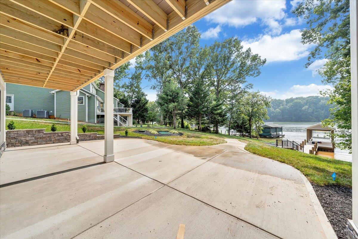 Union Hall, Virginia 24176, United States, 4 Bedrooms Bedrooms, ,5 BathroomsBathrooms,Residential,Active,137457