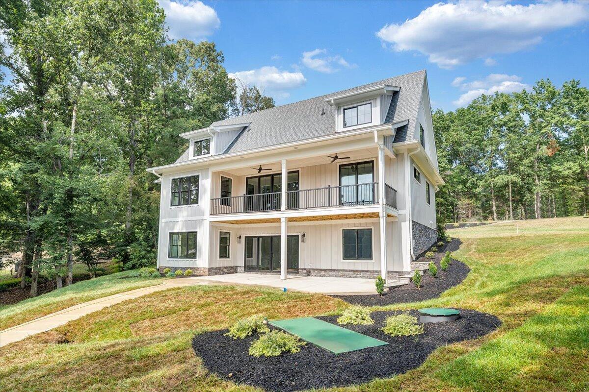 Union Hall, Virginia 24176, United States, 4 Bedrooms Bedrooms, ,5 BathroomsBathrooms,Residential,Active,137457