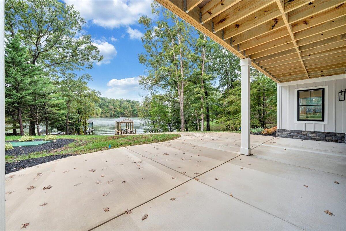 Union Hall, Virginia 24176, United States, 4 Bedrooms Bedrooms, ,5 BathroomsBathrooms,Residential,Active,137457