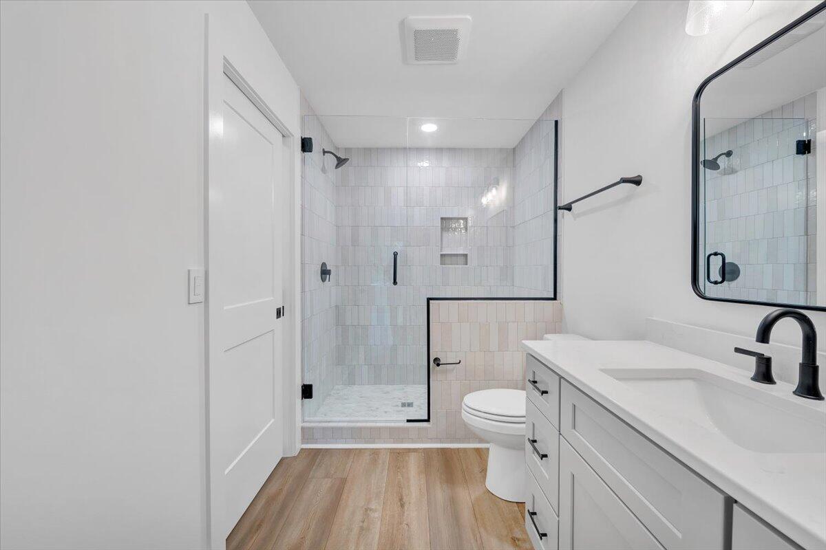 Union Hall, Virginia 24176, United States, 4 Bedrooms Bedrooms, ,5 BathroomsBathrooms,Residential,Active,137457