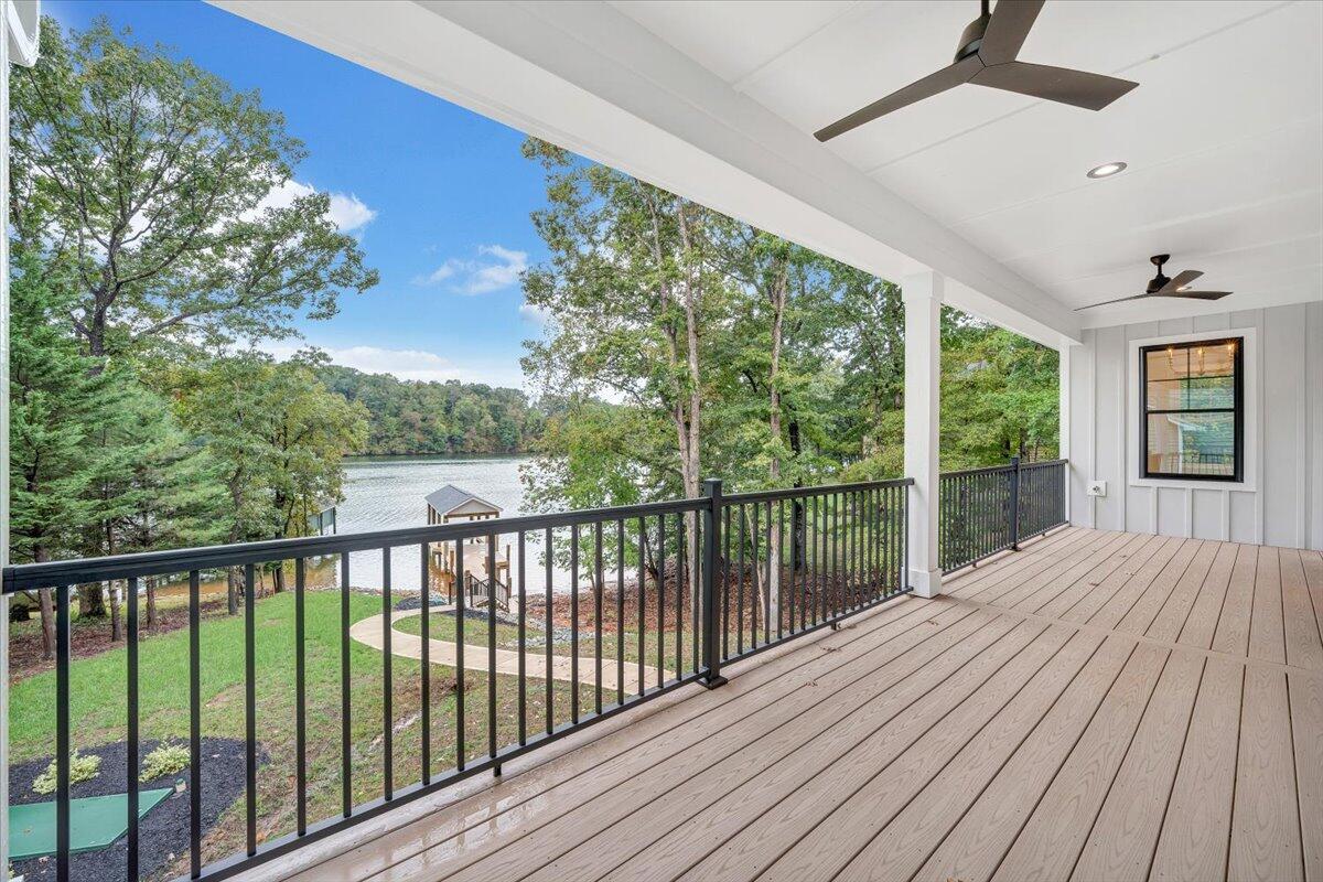 Union Hall, Virginia 24176, United States, 4 Bedrooms Bedrooms, ,5 BathroomsBathrooms,Residential,Active,137457