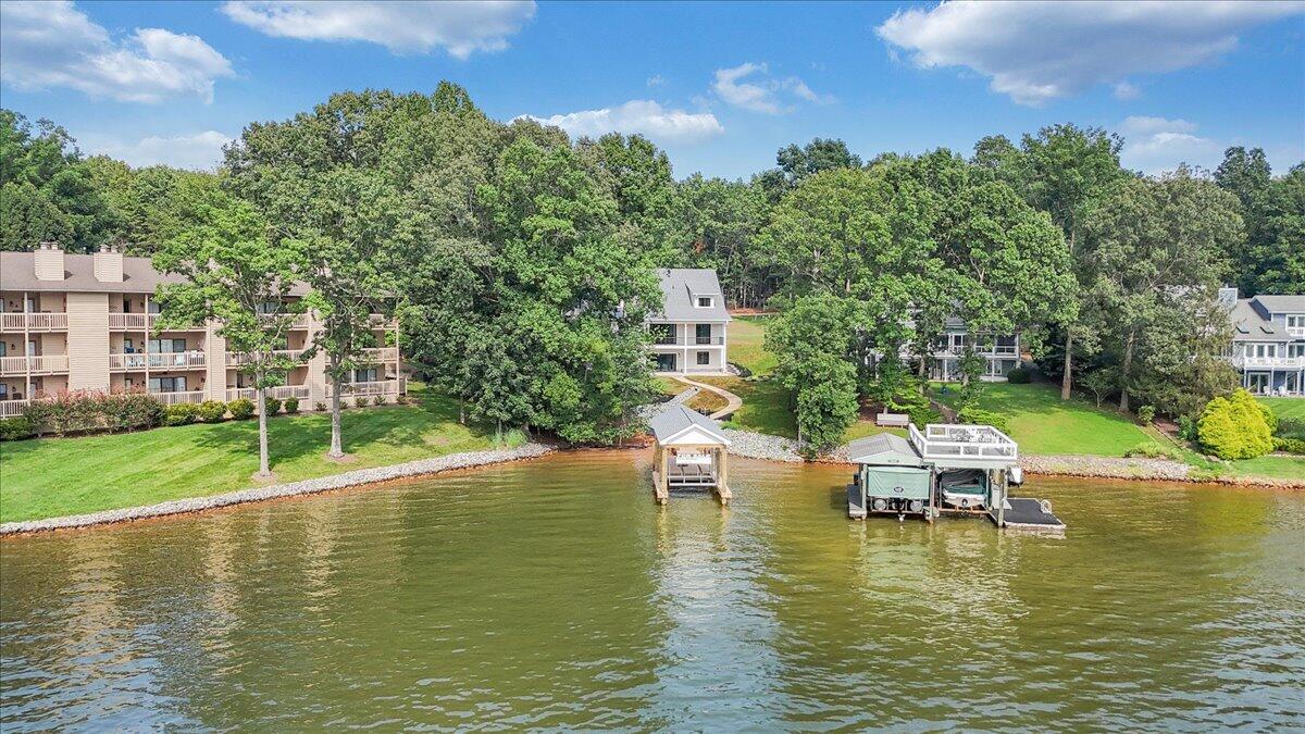 Union Hall, Virginia 24176, United States, 4 Bedrooms Bedrooms, ,5 BathroomsBathrooms,Residential,Active,137457