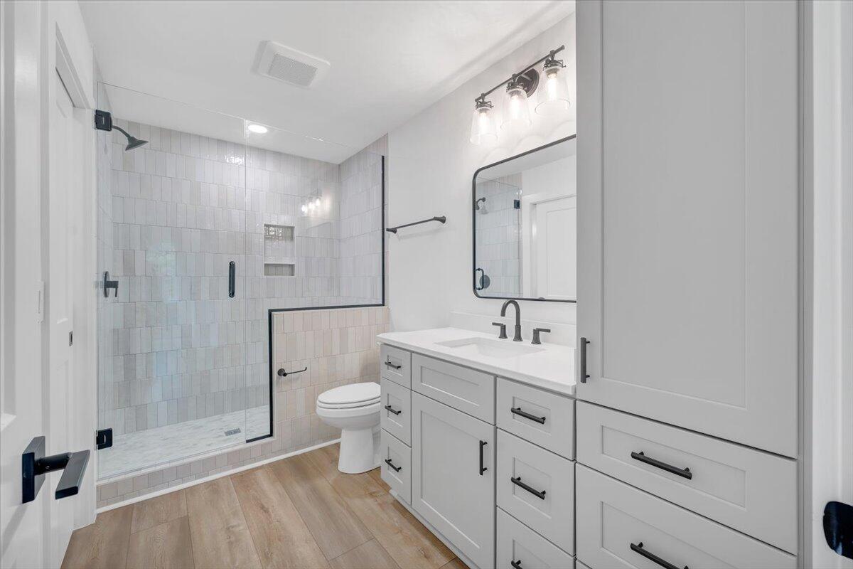 Union Hall, Virginia 24176, United States, 4 Bedrooms Bedrooms, ,5 BathroomsBathrooms,Residential,Active,137457