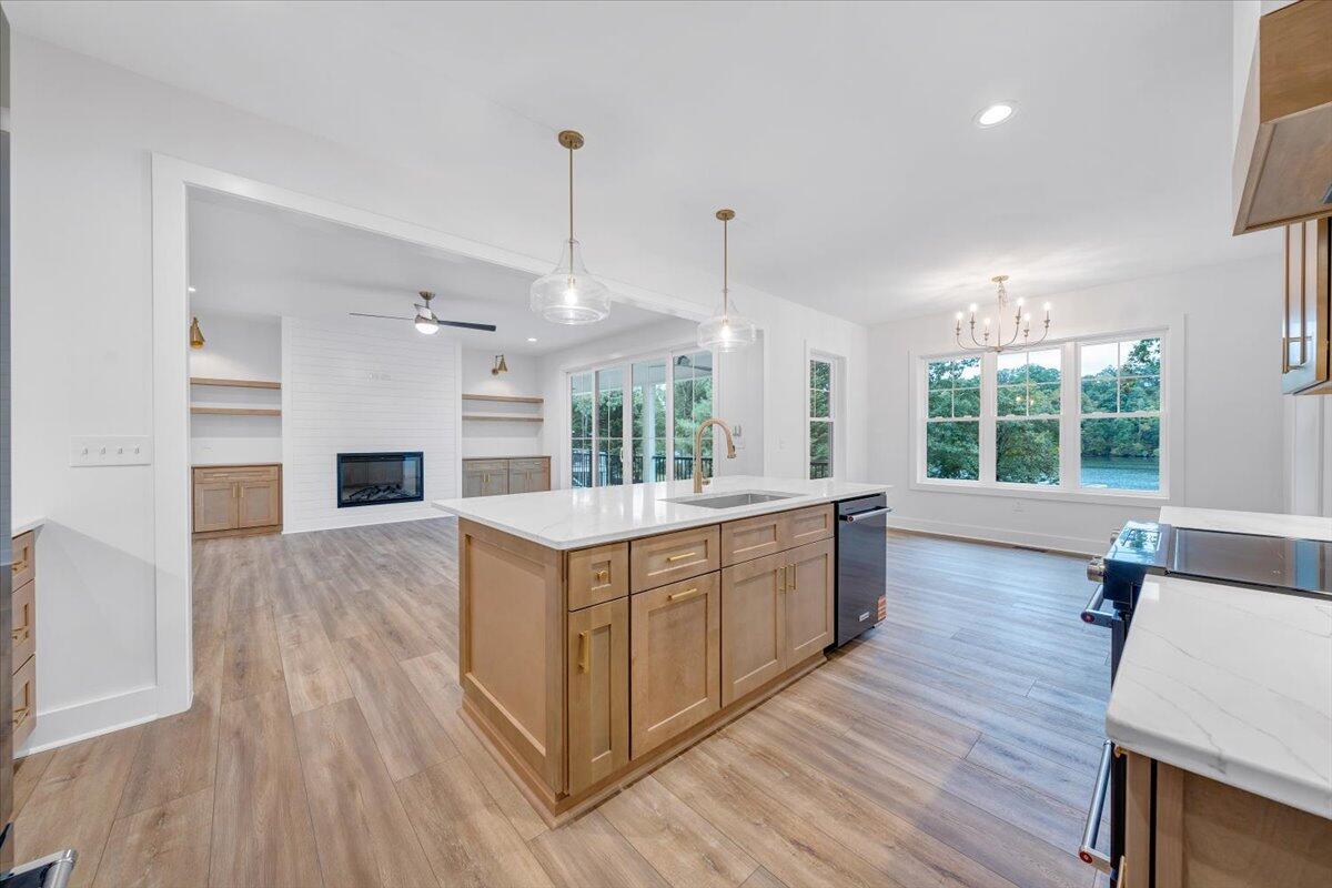 Union Hall, Virginia 24176, United States, 4 Bedrooms Bedrooms, ,5 BathroomsBathrooms,Residential,Active,137457