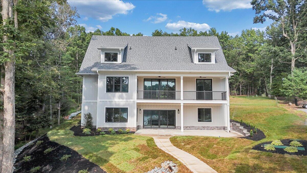 Union Hall, Virginia 24176, United States, 4 Bedrooms Bedrooms, ,5 BathroomsBathrooms,Residential,Active,137457