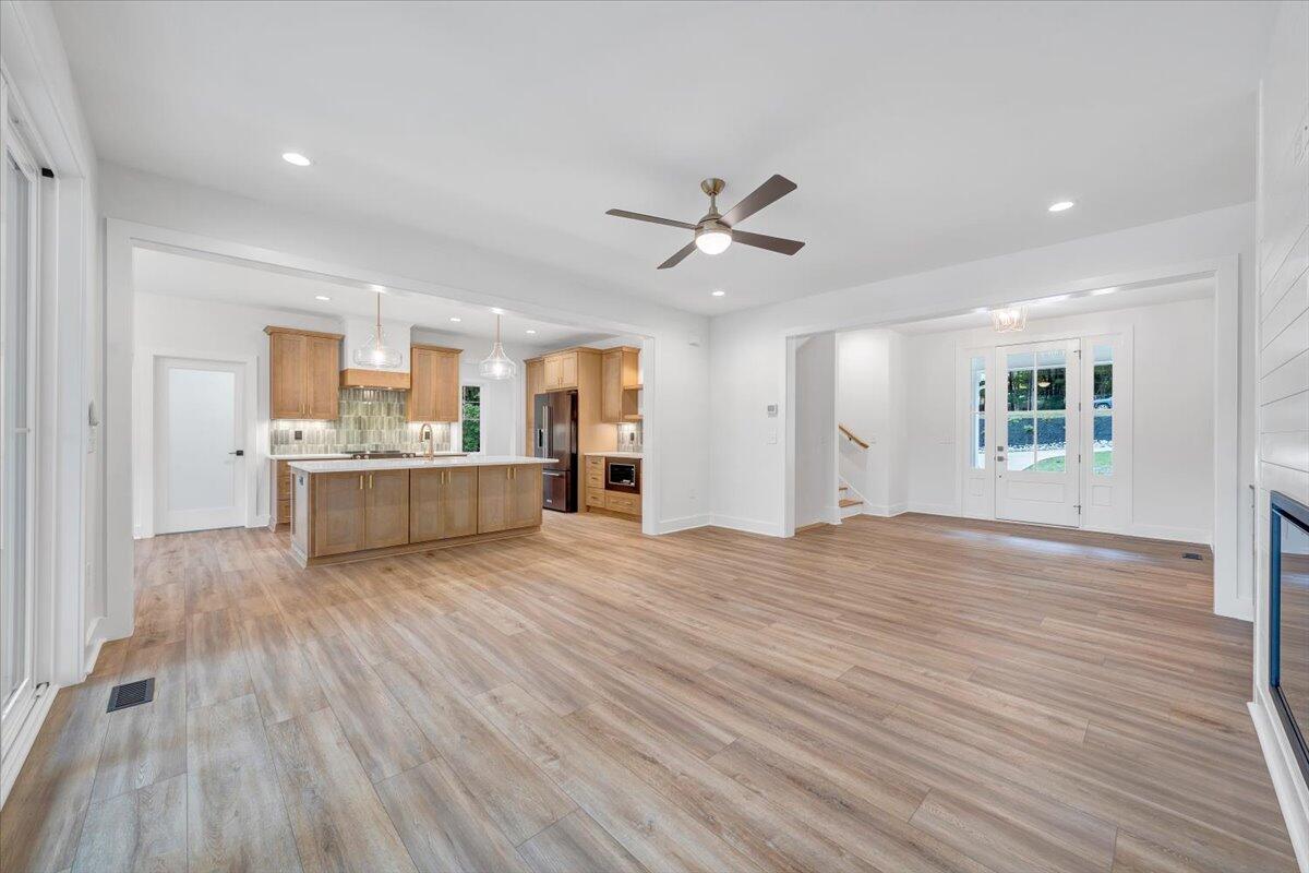 Union Hall, Virginia 24176, United States, 4 Bedrooms Bedrooms, ,5 BathroomsBathrooms,Residential,Active,137457