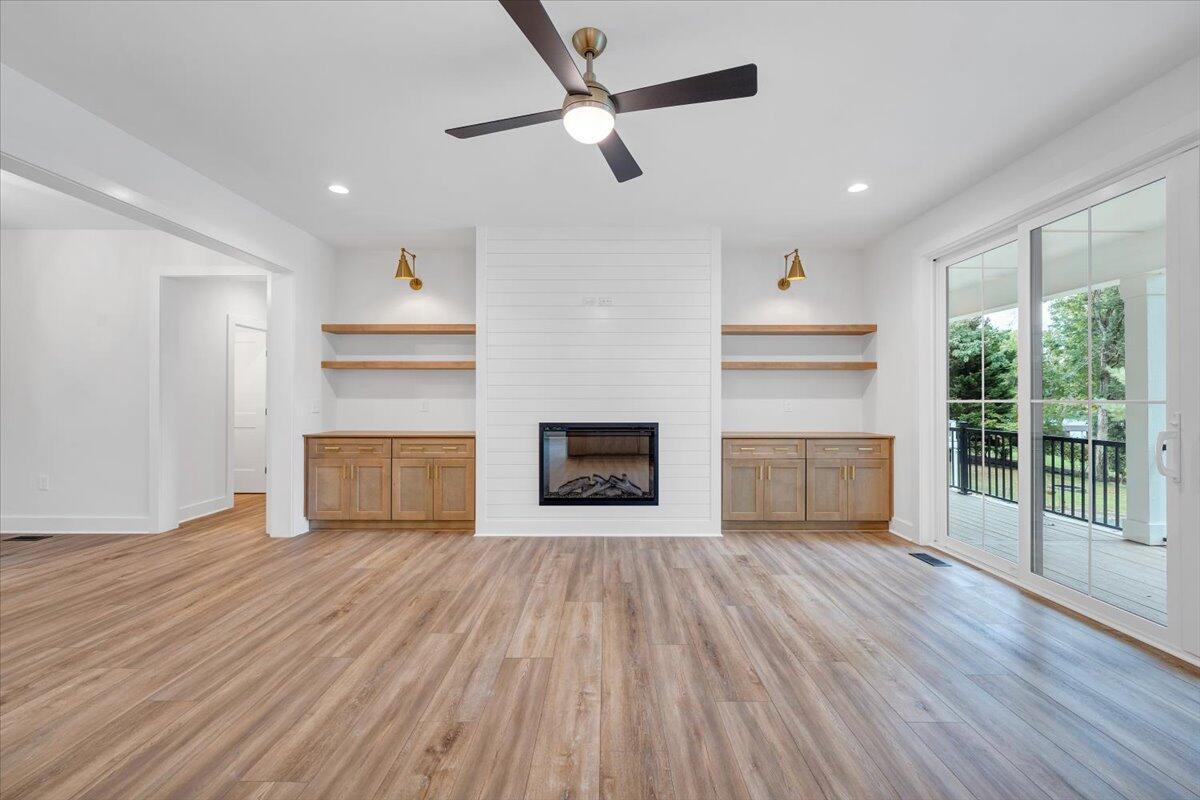 Union Hall, Virginia 24176, United States, 4 Bedrooms Bedrooms, ,5 BathroomsBathrooms,Residential,Active,137457