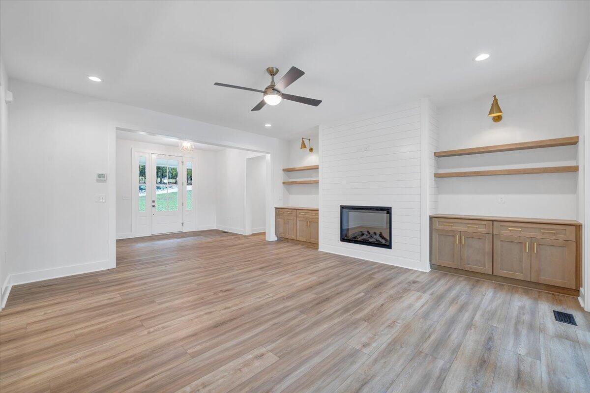 Union Hall, Virginia 24176, United States, 4 Bedrooms Bedrooms, ,5 BathroomsBathrooms,Residential,Active,137457