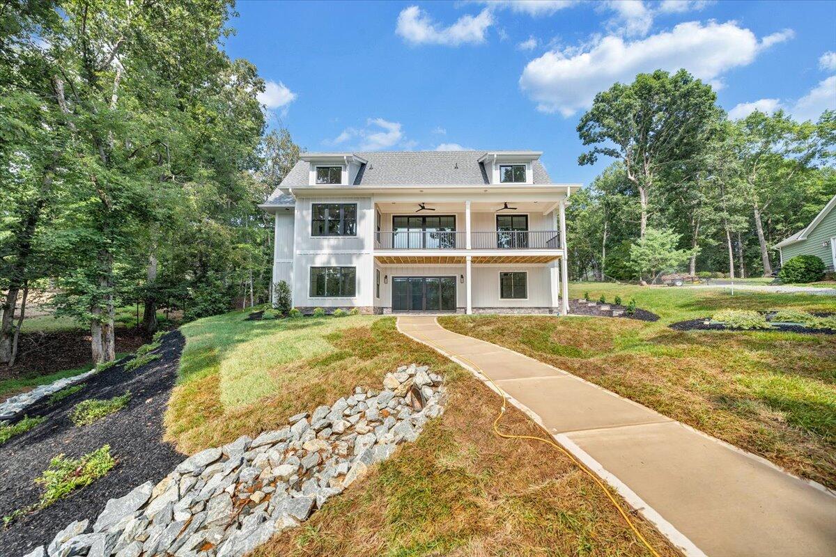 Union Hall, Virginia 24176, United States, 4 Bedrooms Bedrooms, ,5 BathroomsBathrooms,Residential,Active,137457