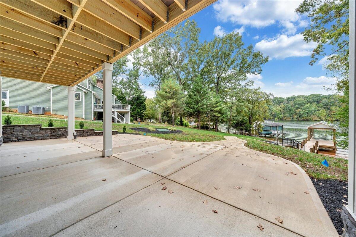 Union Hall, Virginia 24176, United States, 4 Bedrooms Bedrooms, ,5 BathroomsBathrooms,Residential,Active,137457