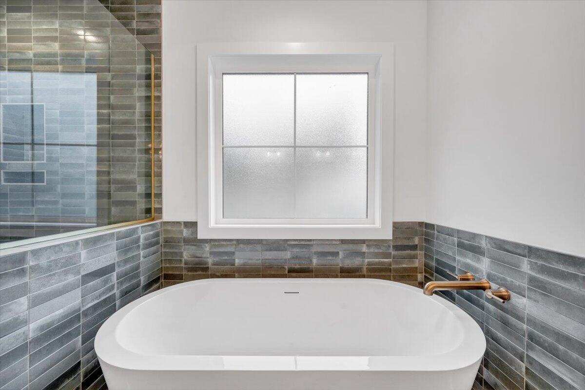 Union Hall, Virginia 24176, United States, 4 Bedrooms Bedrooms, ,5 BathroomsBathrooms,Residential,Active,137457