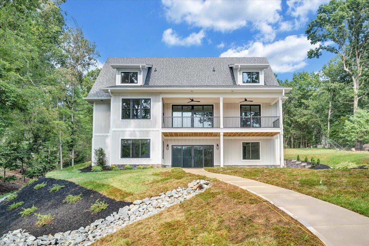 Union Hall, Virginia 24176, United States, 4 Bedrooms Bedrooms, ,5 BathroomsBathrooms,Residential,Active,137457