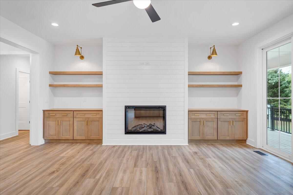 Union Hall, Virginia 24176, United States, 4 Bedrooms Bedrooms, ,5 BathroomsBathrooms,Residential,Active,137457