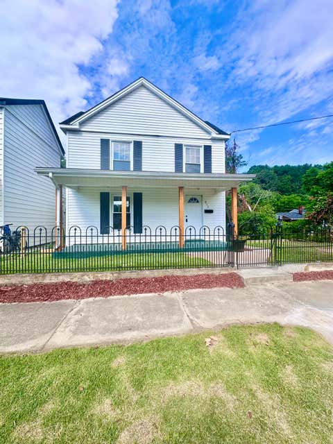 Homes For Sale - 817 Rose Ave<br/> Clifton Forge, VA 24422