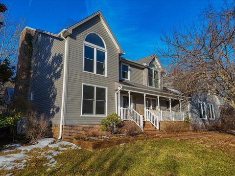 Homes For Sale - 146 Hill Dr<br/> Fincastle, VA 24090